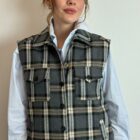 0 9190000076592 TS1423 vicolo-gilet over a quadri