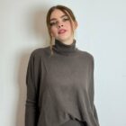 0 9190000077490 NP9033 maglia dolcevita asimmetrica